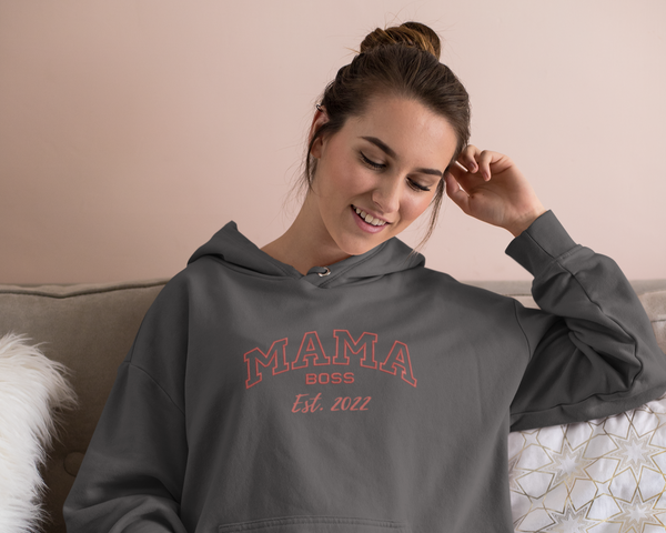 Pull brodé Mama Boss Est.